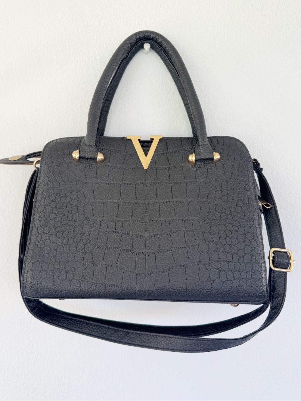 Bagshernan black faux leather crocodile textured gold V hardware crossbody bag